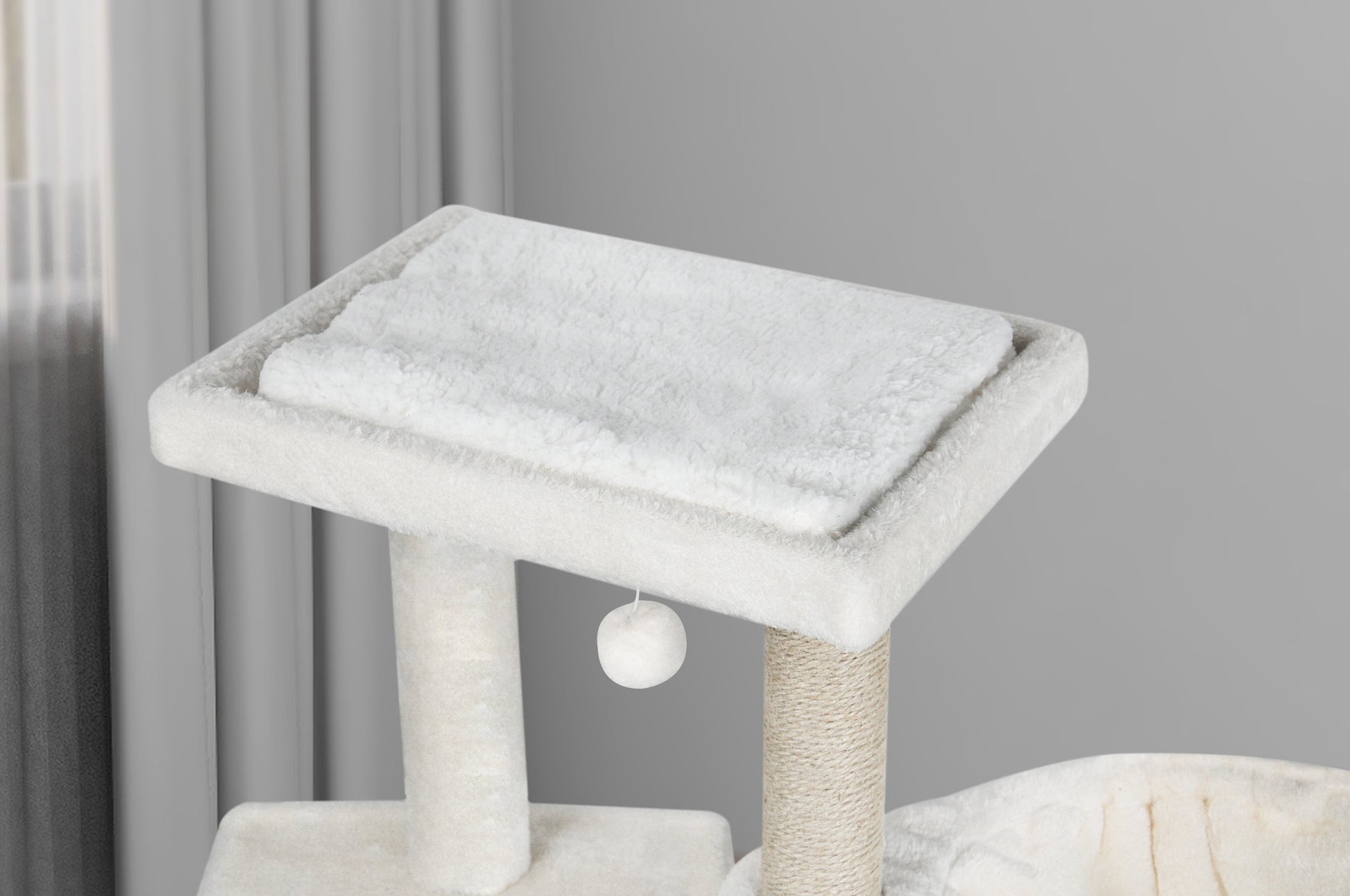 Cat Tree Has Scratching Toy with a Ball Activity Centre Cat Tower Furniture Jute-Covered Scratching Posts,Beige